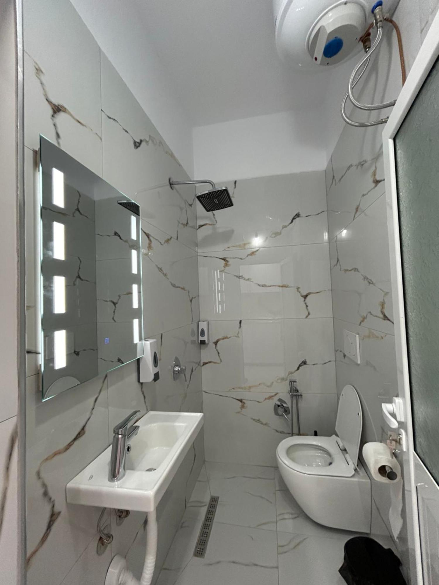 Vila Roan Vlorë Exteriör bild