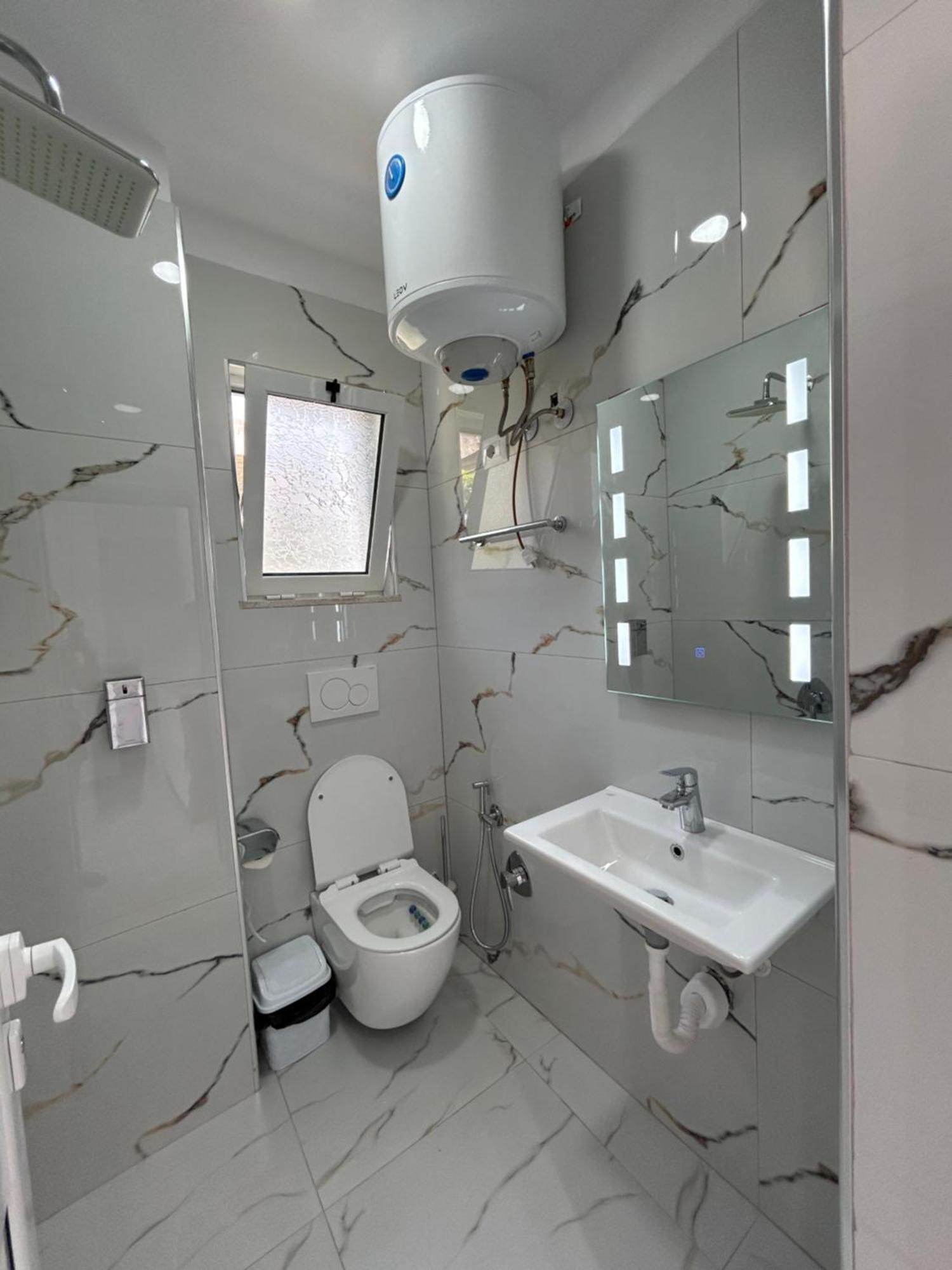 Vila Roan Vlorë Exteriör bild