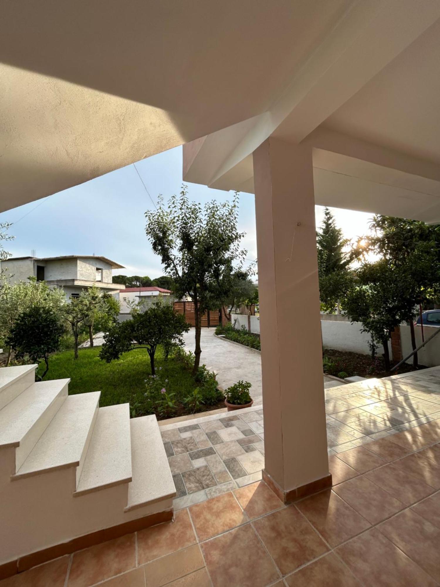 Vila Roan Vlorë Exteriör bild